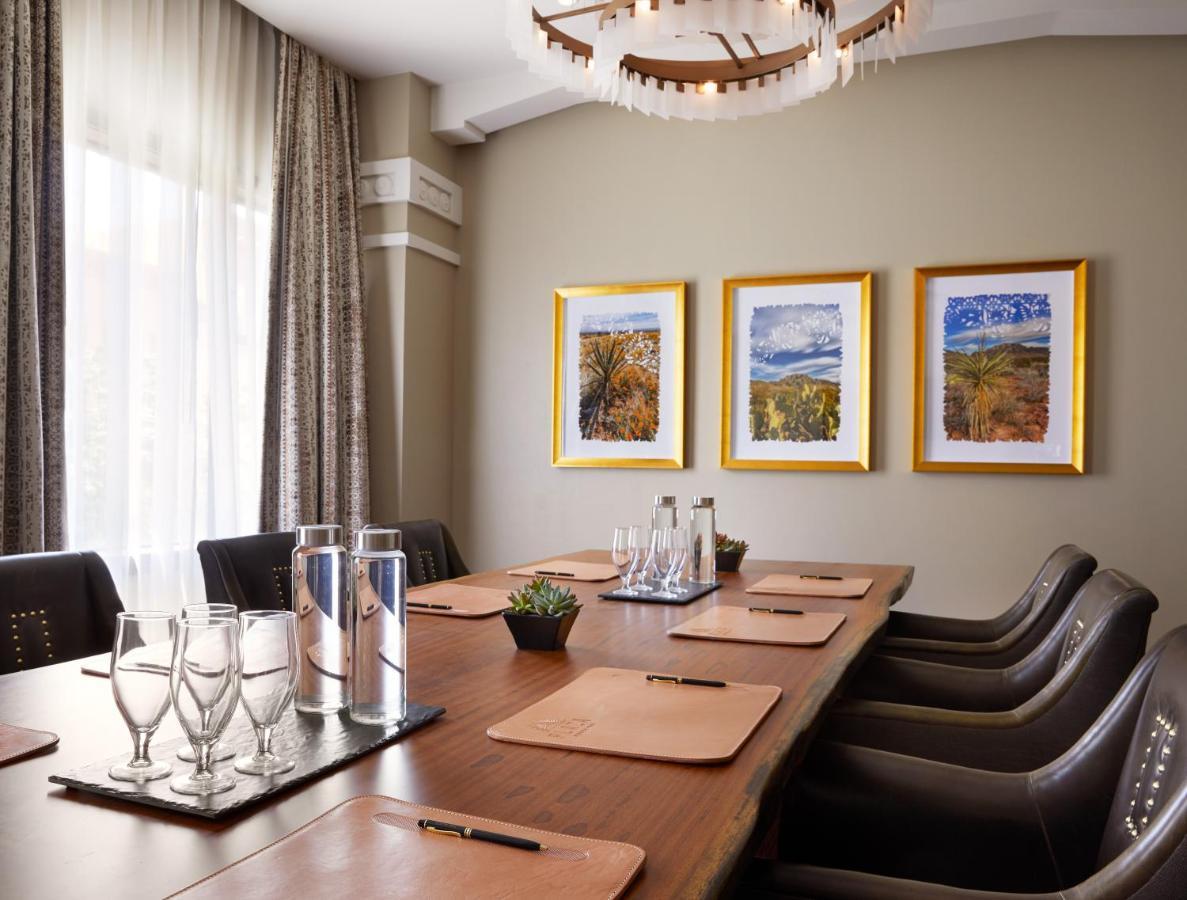 The Plaza Hotel Pioneer Park El Paso Exterior foto Boardroom at the Hotel